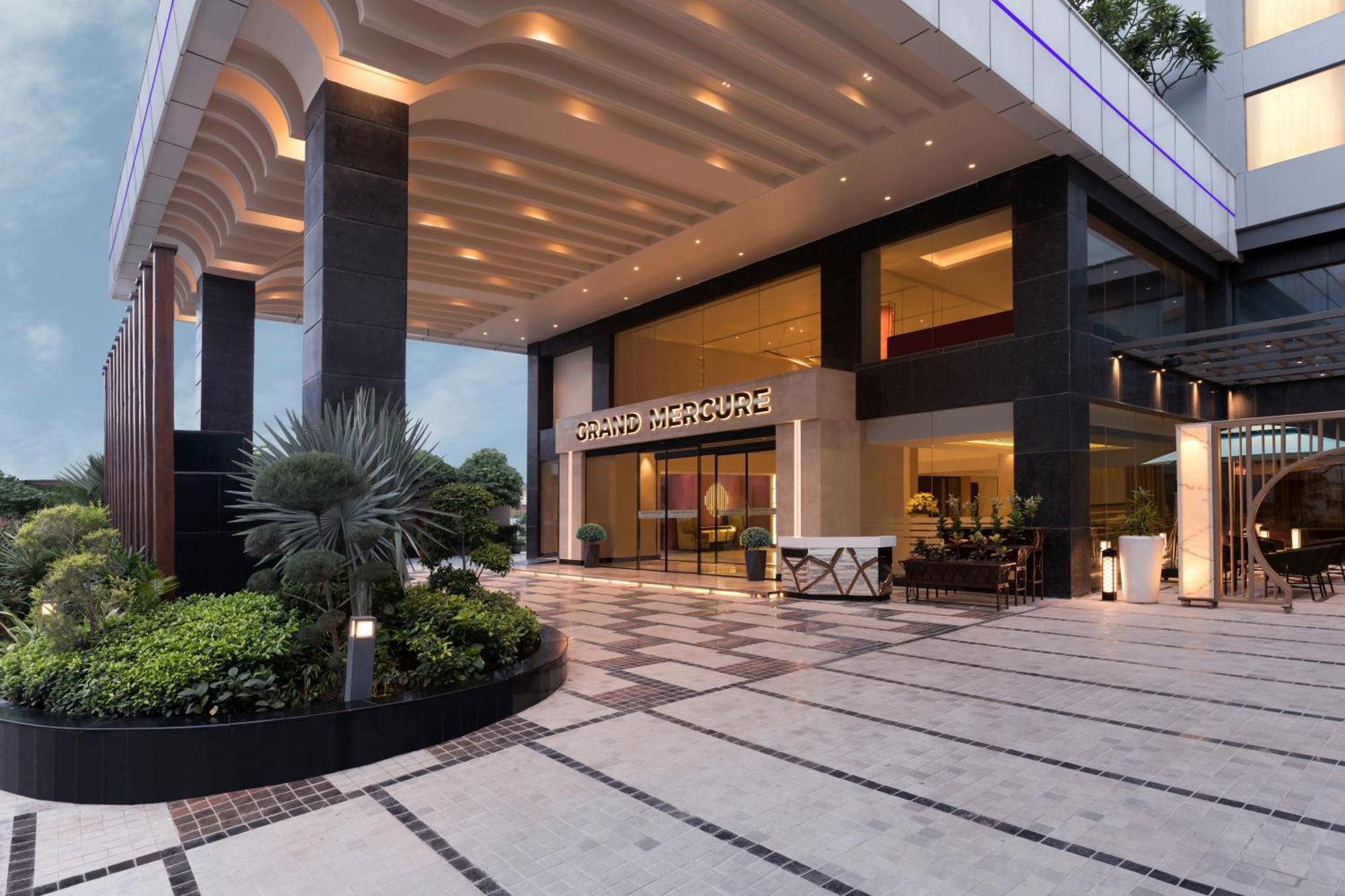 Grand Mercure Agra - An Accor Brand Hotel Exterior photo